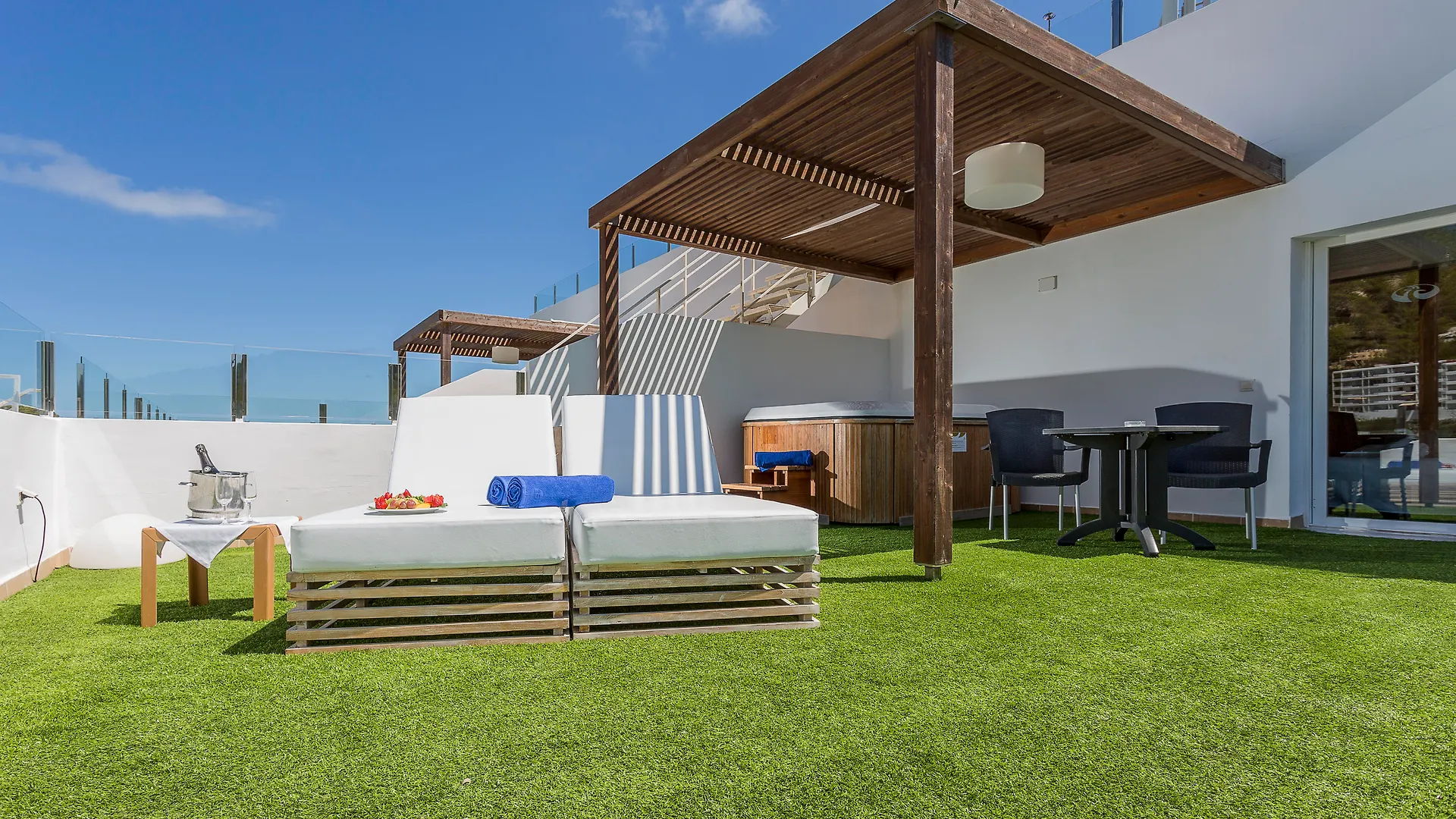 Palladium Hotel Cala Llonga - Adults Only 4*, Cala Llonga (Ibiza)