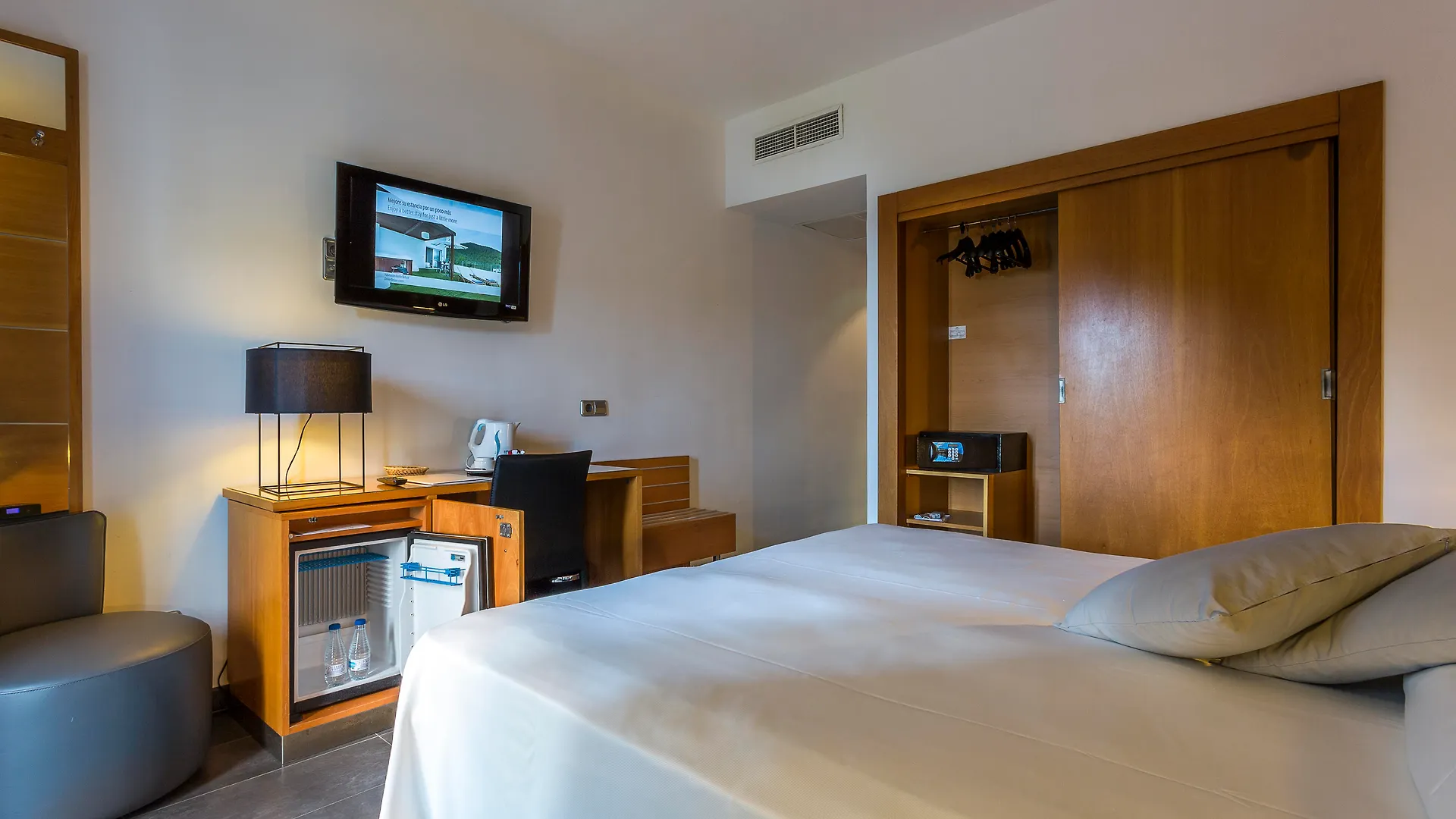 Palladium Hotel Cala Llonga - Adults Only
