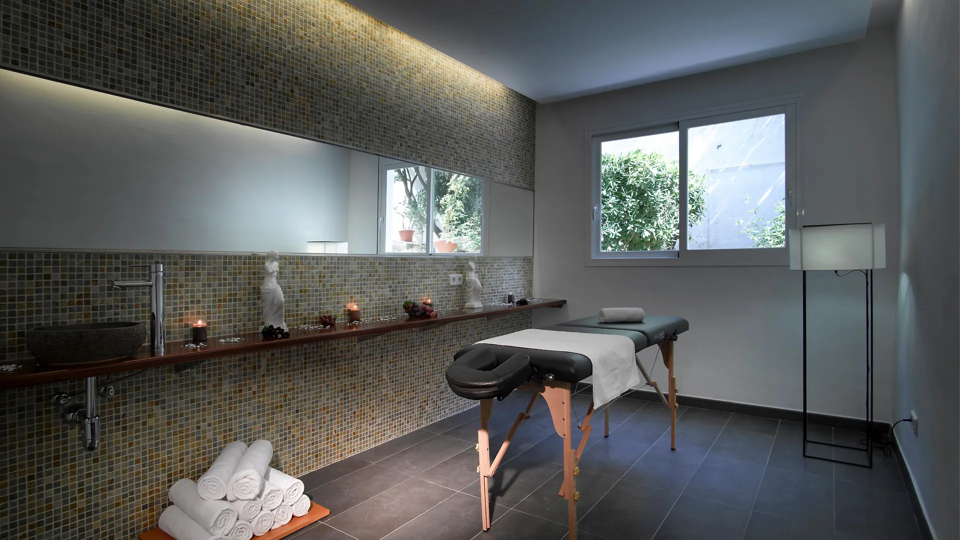 Palladium Hotel Cala Llonga - Adults Only